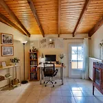 Bolia Apartment, Near Corfu Town, Airport And Buses *