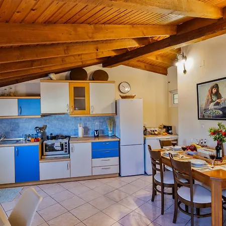 Bolia Apartment, Near Corfu Town, Airport And Buses Apartment