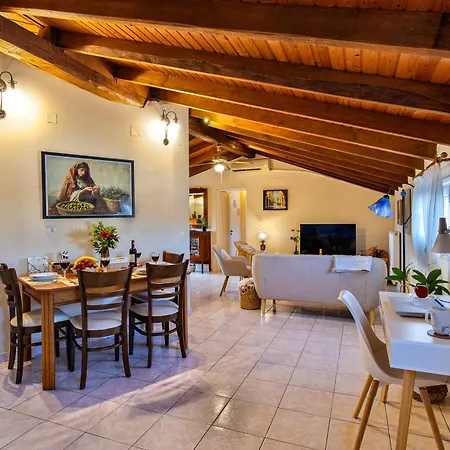 Bolia Apartment, Near Corfu Town, Airport And Buses